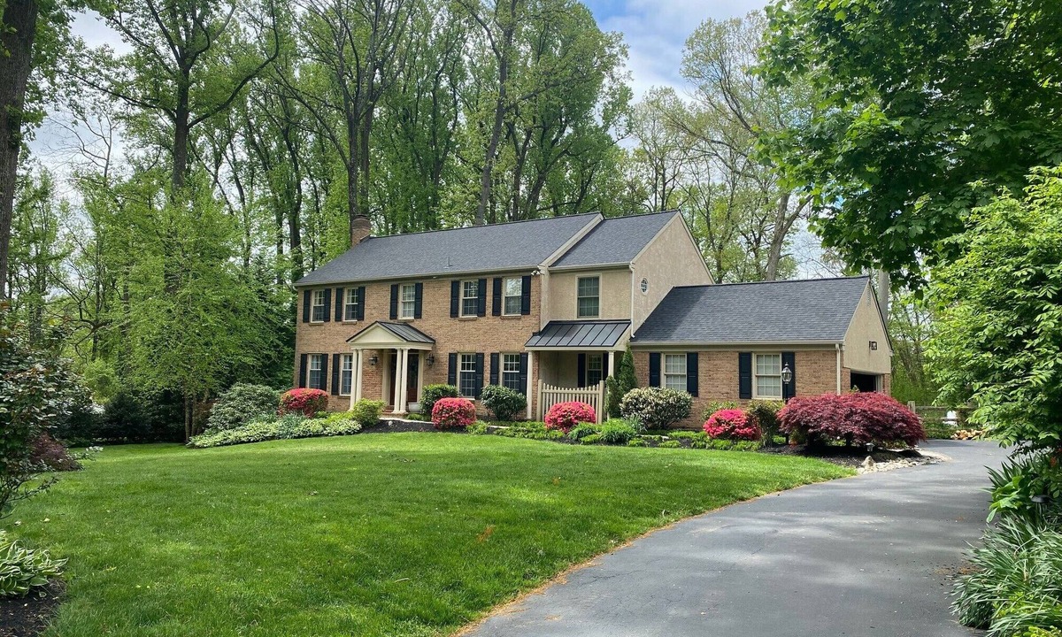 Berwyn House | 1.7 Miles from PGA Championship - tremendous outdoor space with back deck