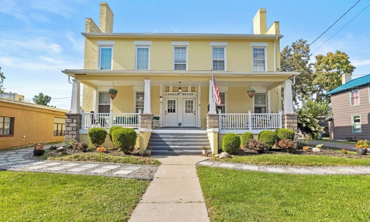 Canandaigua House | 14 Guests in City of Canandaigua/3 Min From Venues