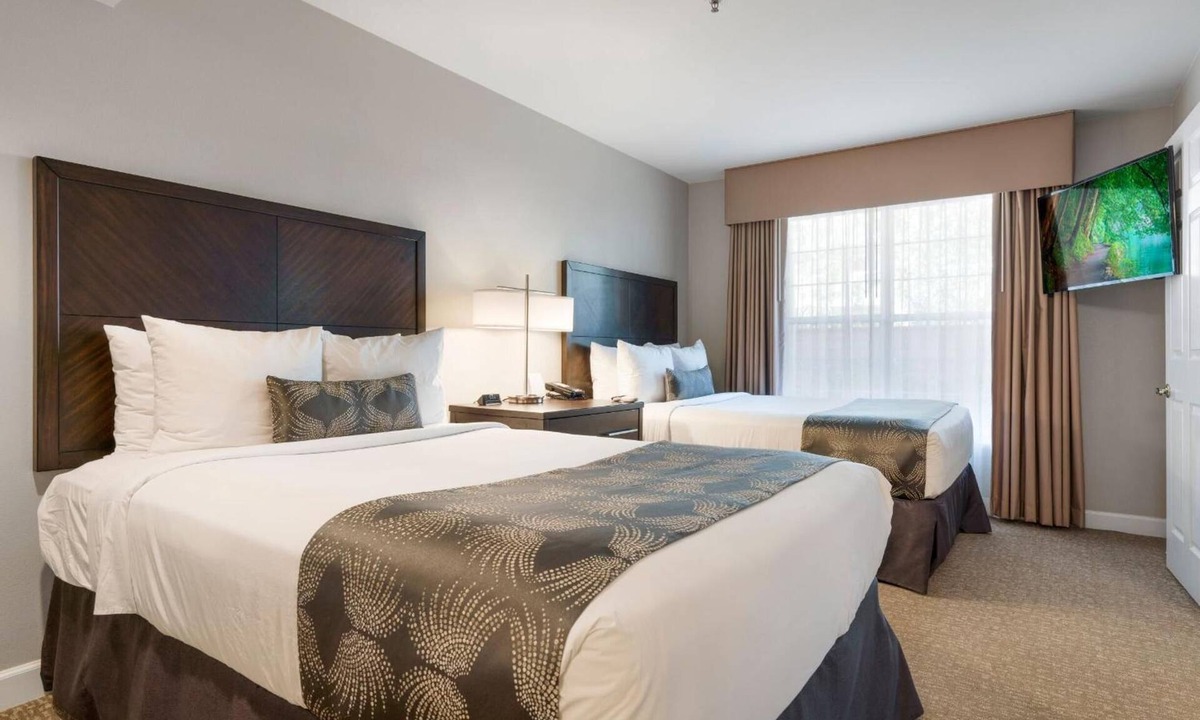 Brea Hotel | 1BR Suite w/Full Kitchen, Pool: 1.1 Mi to Brea Sports Park & Local Dining