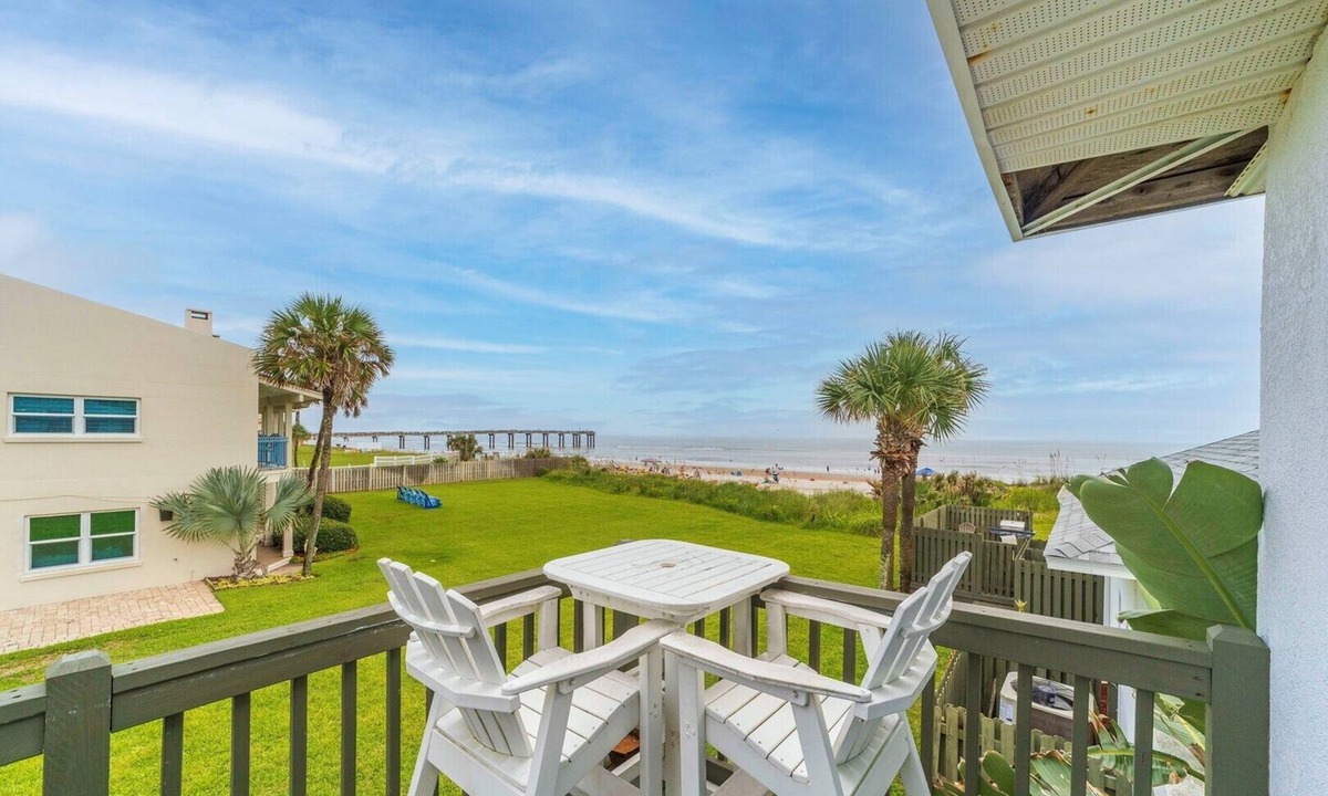 St. Augustine Beach Cottage | 2.5 15th Street - The Bailey Bungalow