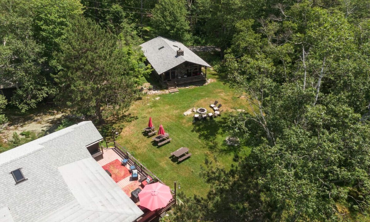 Boothbay Harbor Apartment | 2 Log Cabins, Sleeps 10, Beach Access, large yard