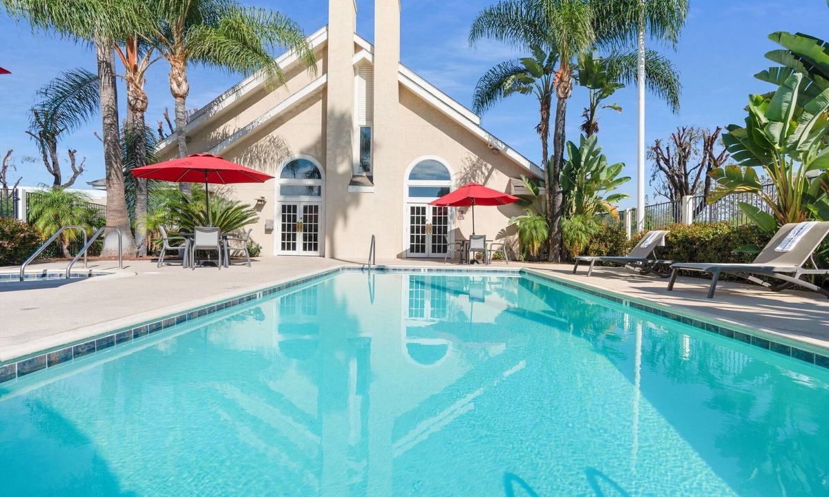 Brea Hotel | 2 Units: 1BR Suite w/Full Kitchen & Outdoor Pool | 2.8 Mi to Nixon Library