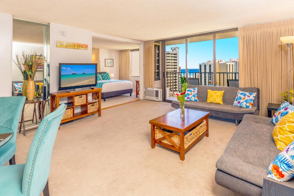 Waikiki Apartment | 21st Floor with Panoramic Ocean Views | 1 Block to Beach | Free Parking & WIFI