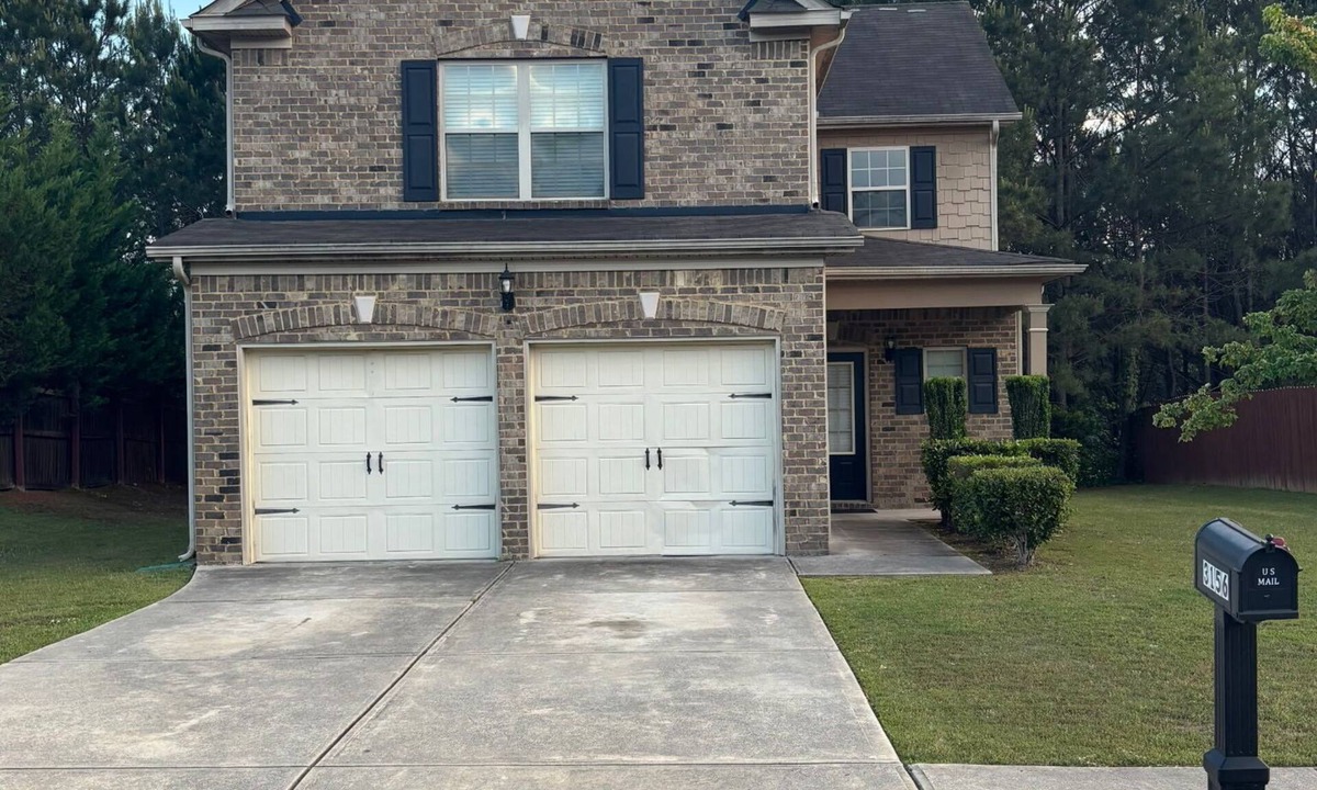 Cliftondale House | 4-BDRM FIFA Stadium Airport Downtown ATL Six Flags Wolf Creek Concerts