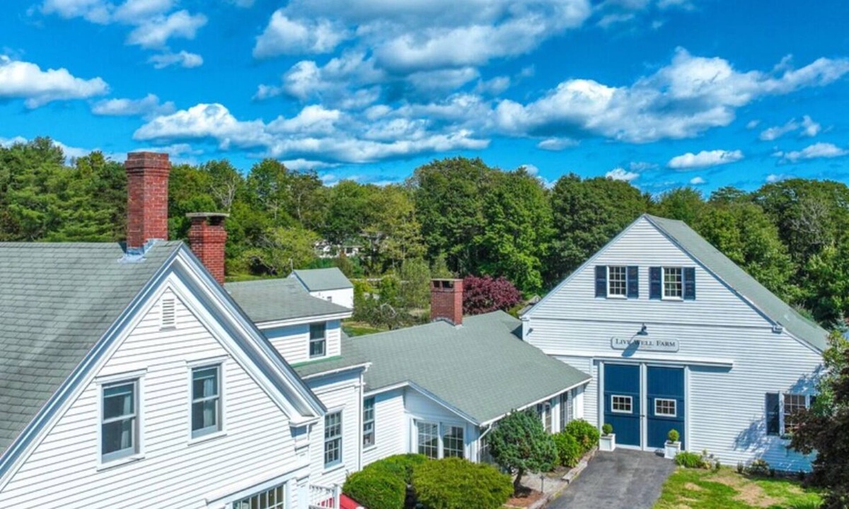 Mid-Coast and Islands House | A rambling farmhouse, now a modern and comfortable sanctuary for you to enjoy!