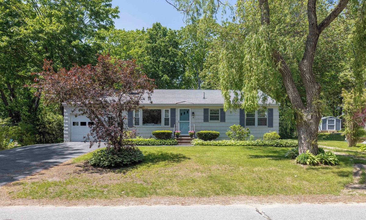 Kennebunk House | 'A Wave From It All Bungalow' serene 3-bed near beaches. Perfect for families