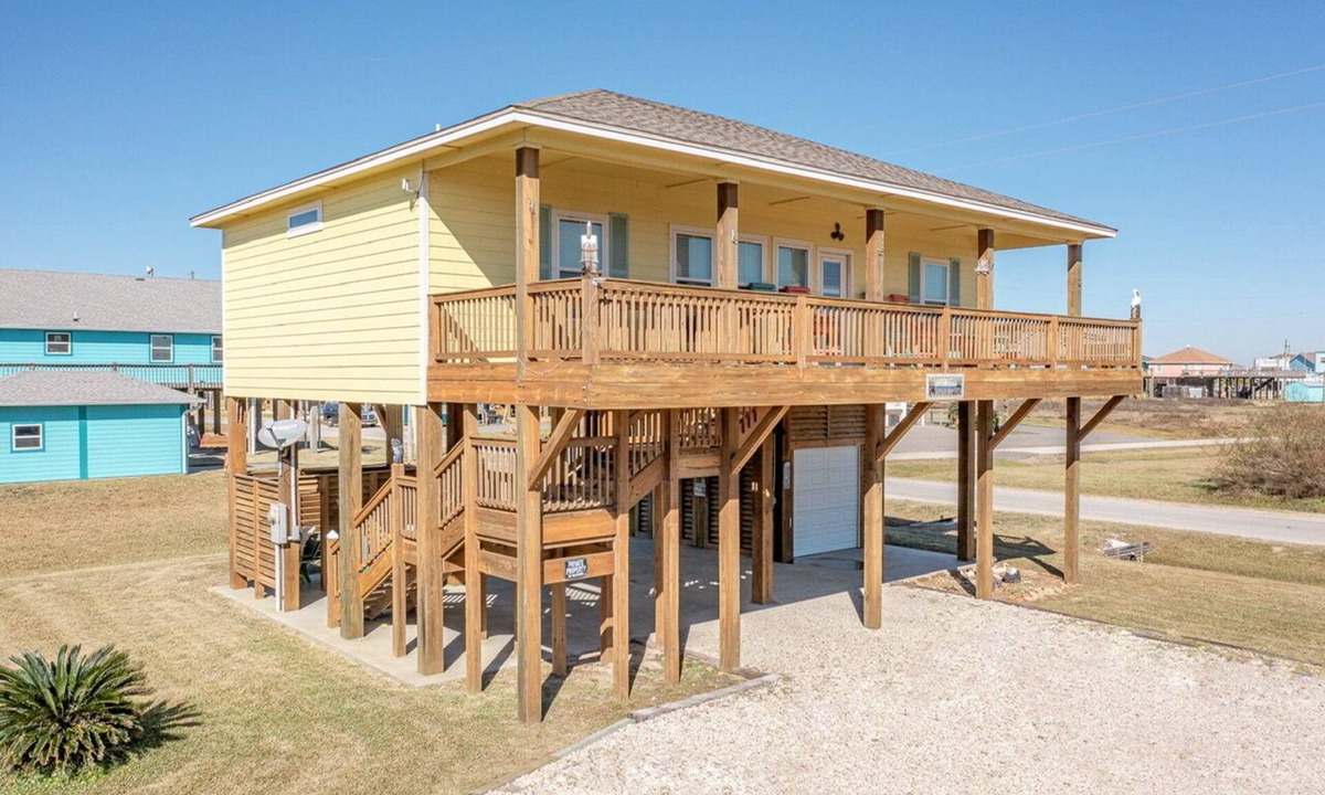 Crystal Beach House | After Dune Delight - 3rd Row, Great Views, Easy Access - 3 Bedroom, Sleeps 10