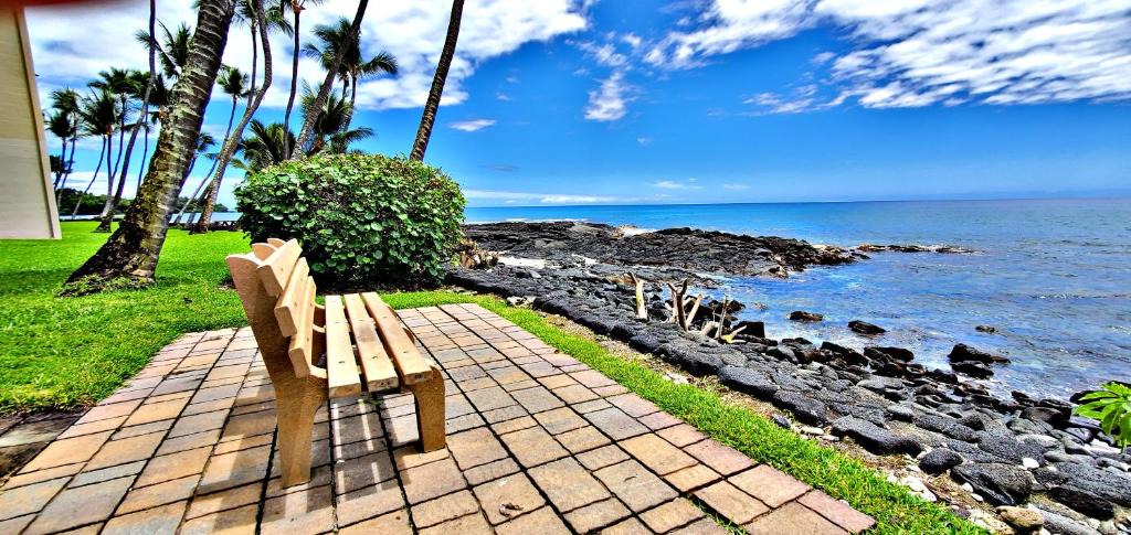 Kailua-Kona Apartment | Ali'i Banyan Breeze