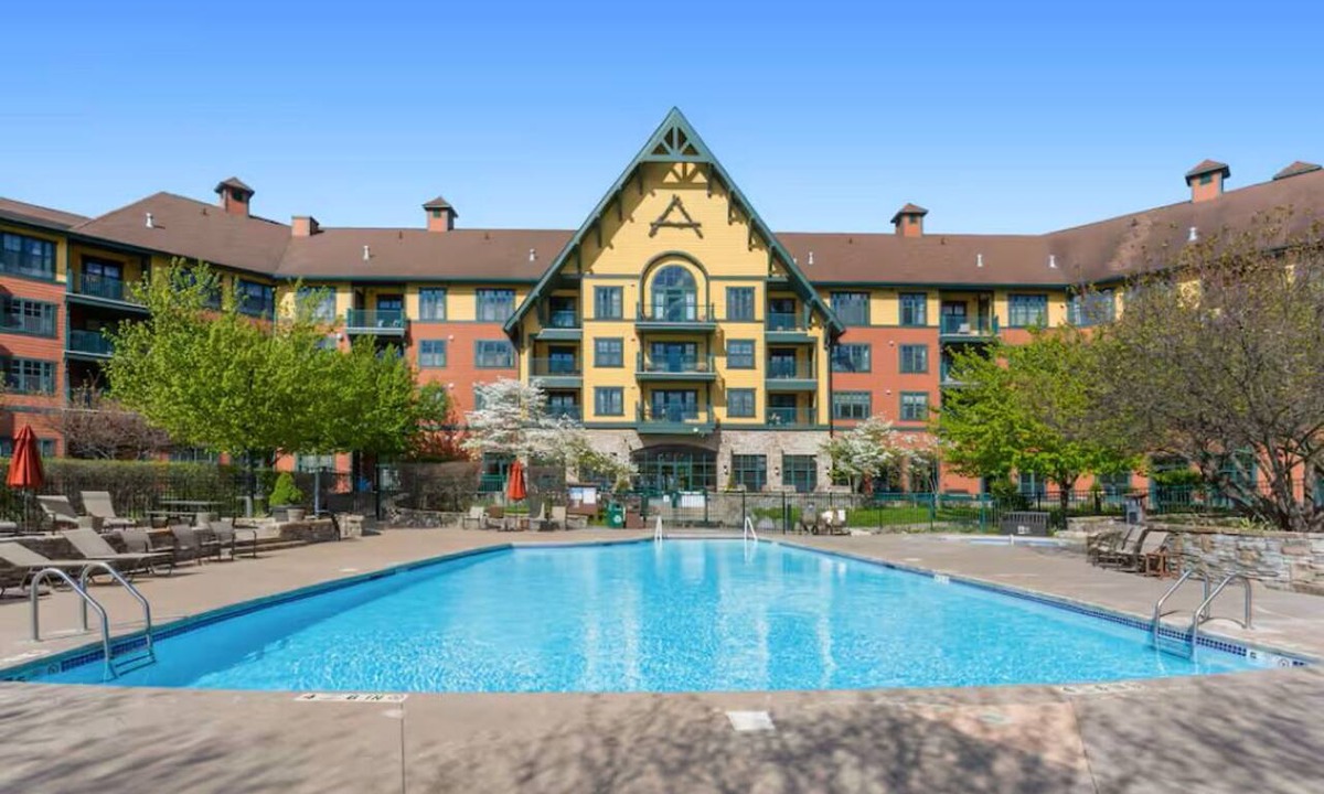 Vernon Condo | Appalachian Hotel: LARGE 1 BEDROOM @ Mountain Creek, Pool, hot tub, ski, retreat