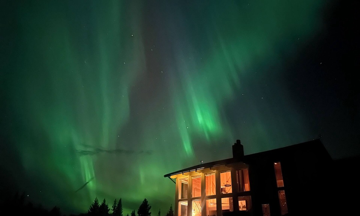 Fritz Creek House | Aurora JEWEL: SERENE with panoramic STUNNING VIEWS, delightful FAMILY retreat