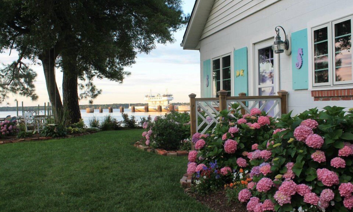 Surry Cottage | Beach Cottage - James River - America’s 250 Yr Birthday Celebration