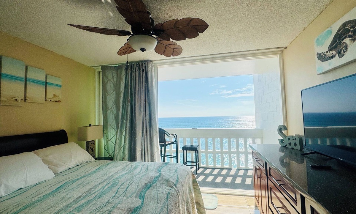Makaha Condo | Beachfront Ocean View Condo. Ideal for 90 Day Stays Military PCS, Remote Work