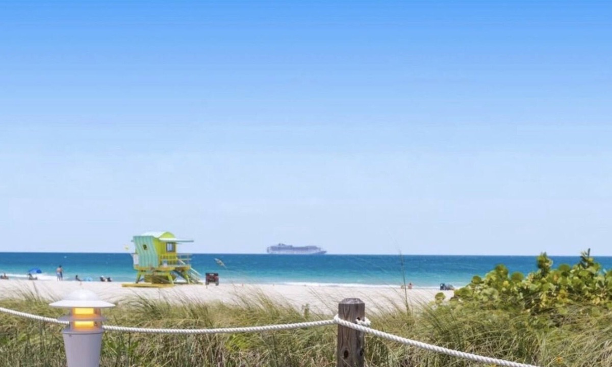 South of Fifth Condo | BeachFront On The Sand Unit #119 South of 5th, 335 Ocean Dr, Miami Beach