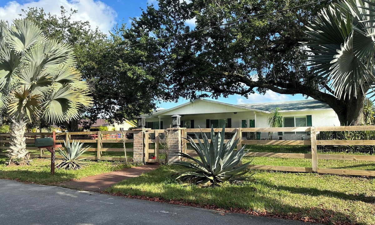 Southwest Ranches House | Beautiful Country Home in South Florida