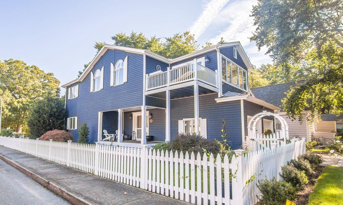 Caine Woods House | Beautiful North Ocean City Beach House, just a few blocks to the beach!