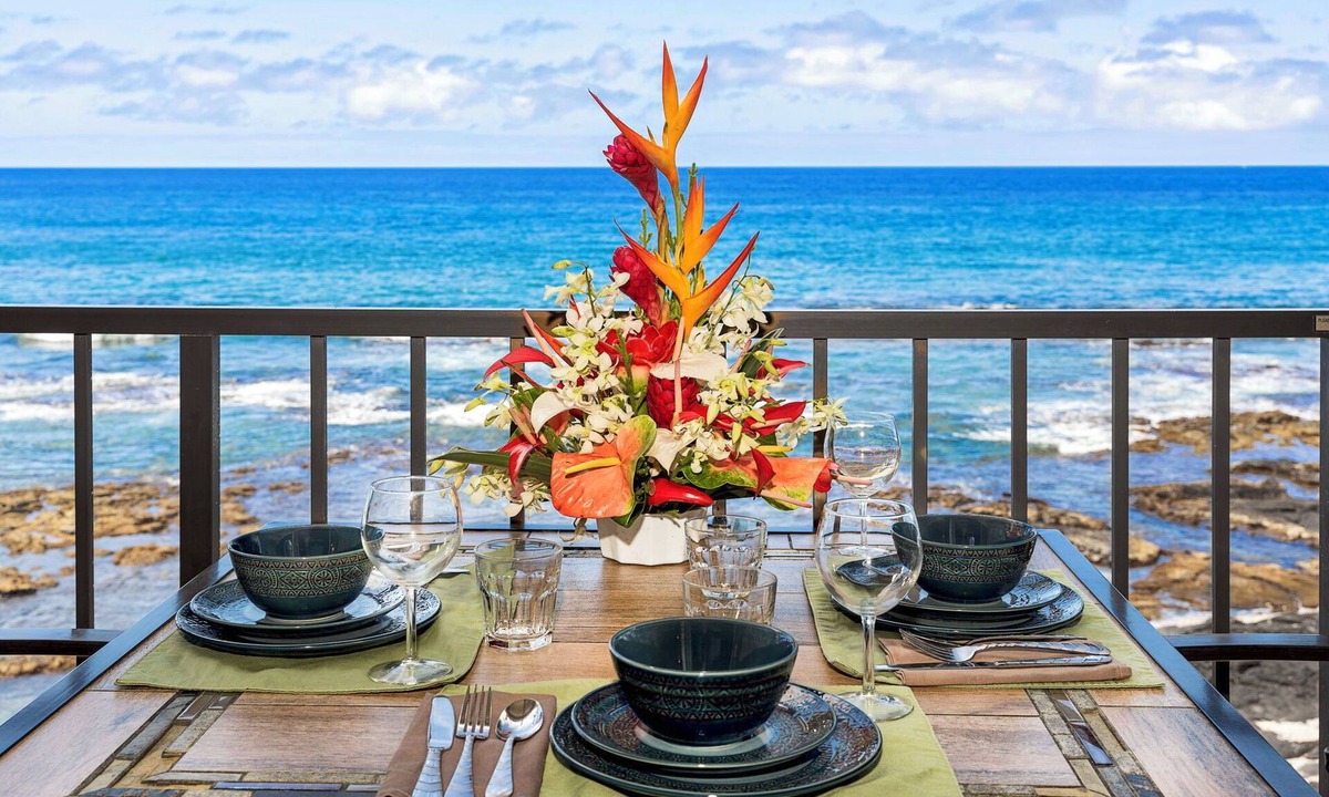 Kailua-Kona Condo | Beautiful Oceanfront Kona Bali Kai 3rd Floor Condo