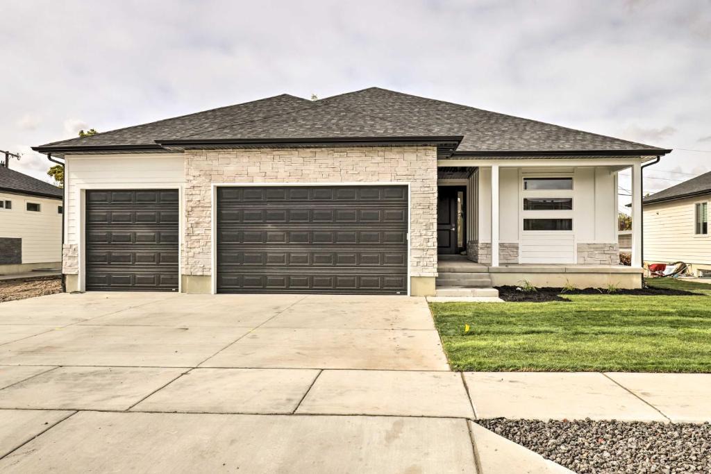 West Valley City House | Beautiful Salt Lake City Home with Huge Yard!