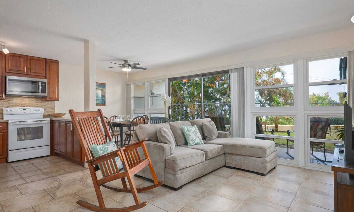 Honalo Condo | Beautifully appointed 2-bed, 1-bath condo in the heart of Kealakekua, Big Island of Hawaii.