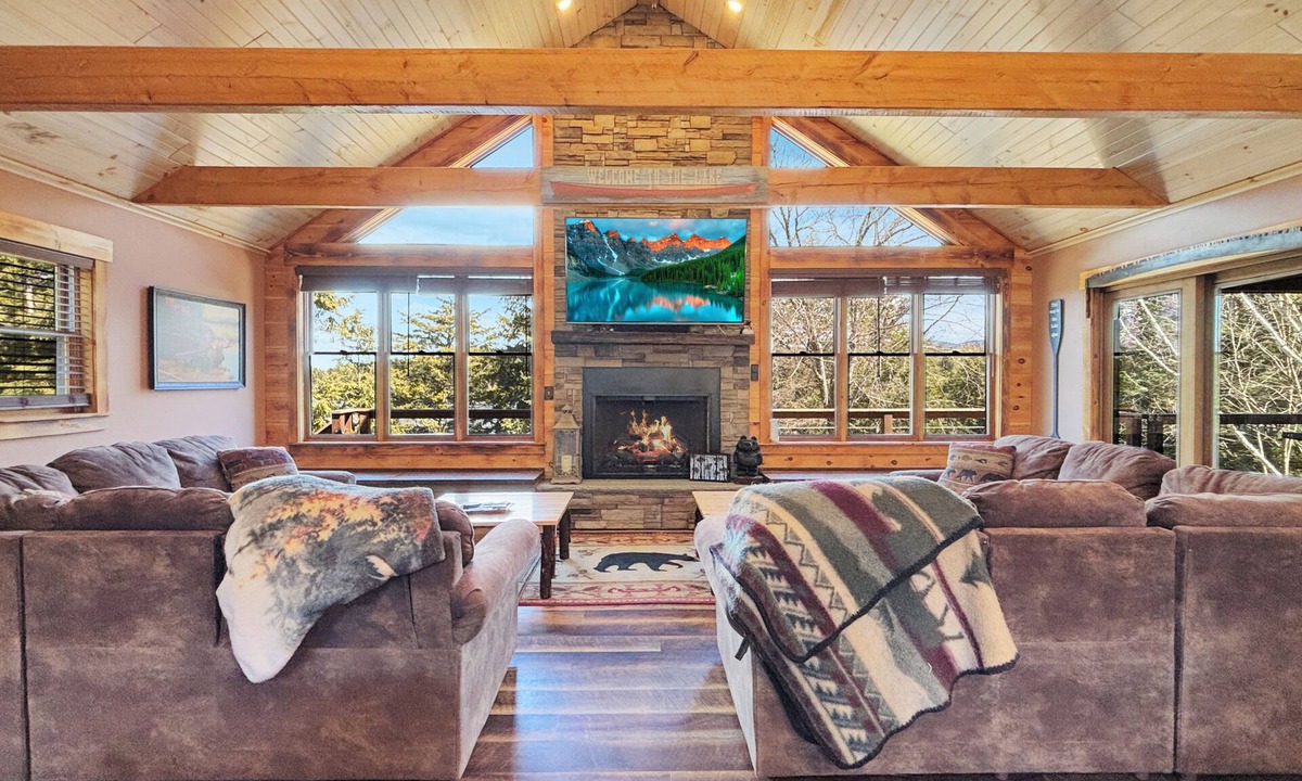 Beaver Cove House | Beaver Cove Overlook (Direct Lake Access)