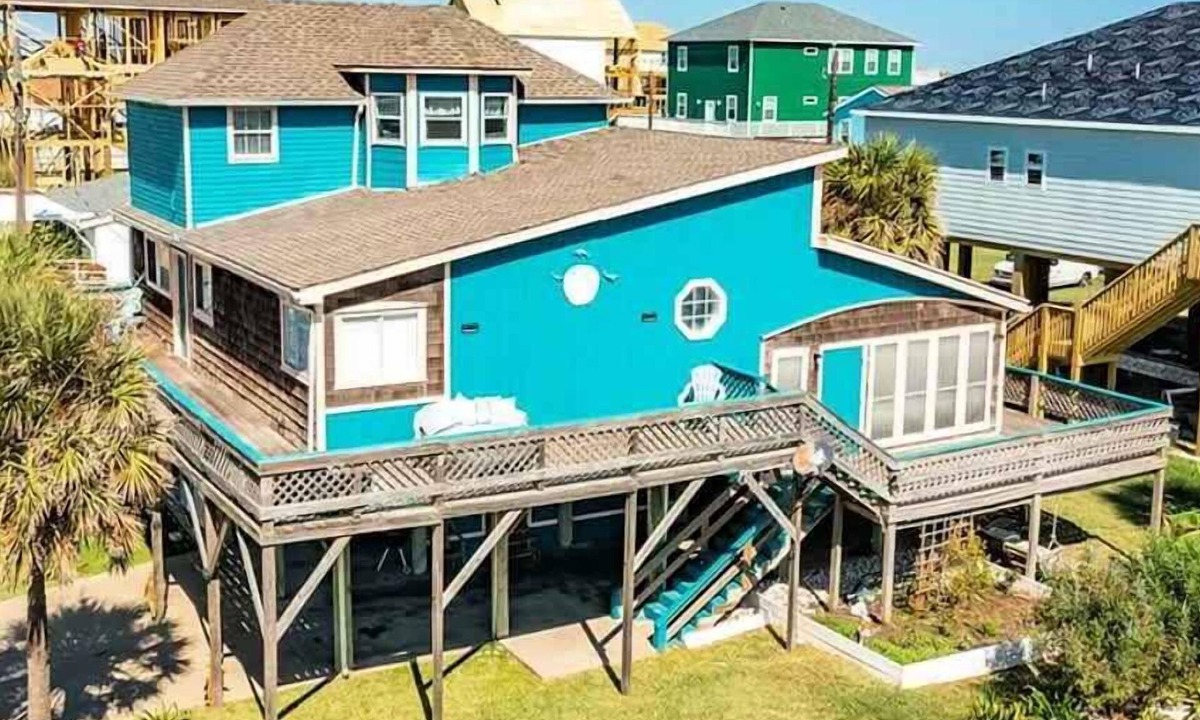San Luis House | Blue Dolphin Retreat: Room to Roam, Steps to Shore