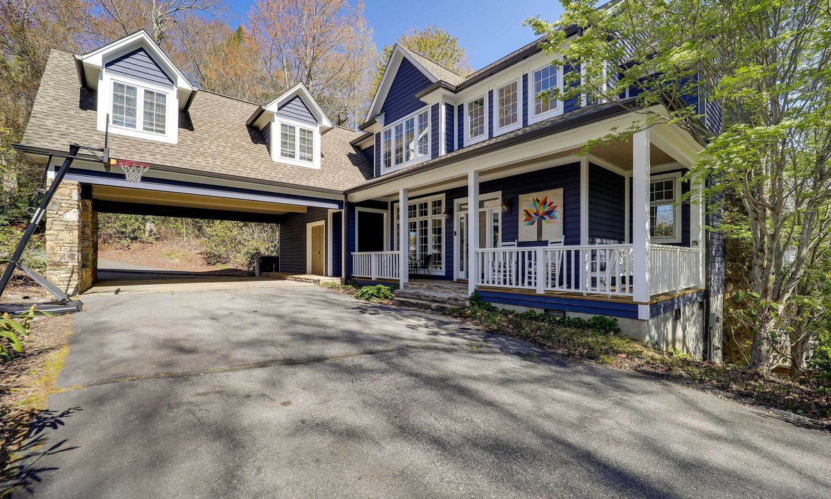 Boone House | Boone Home w/Fire Pit - Near App Ski & Sugar Mtn!