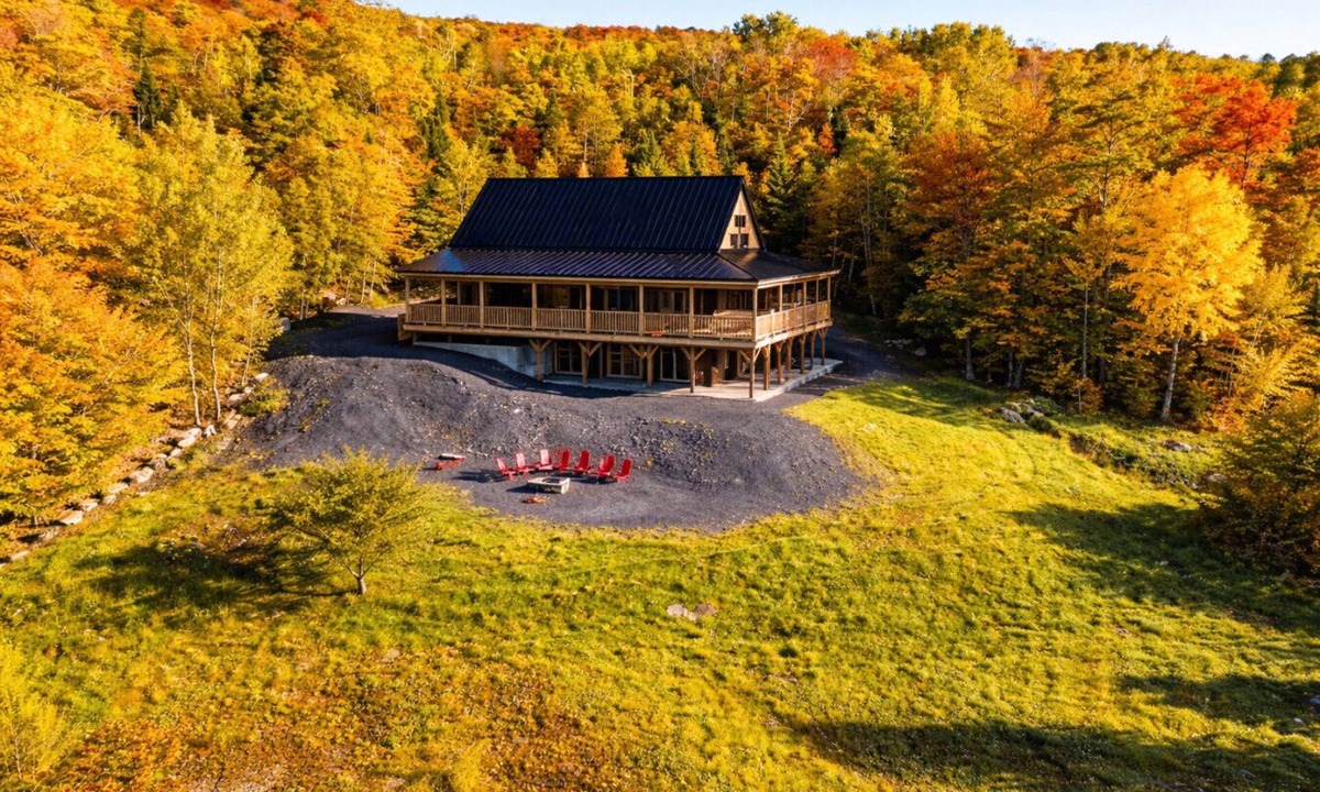 Greenville Cabin | Burnt Jacket Lodge *Lake/Mountain Views*Hot Tub*Pet Friendly*Kayaks*Shared Dock*Hiking Trails*A/C*Washer/Dryer*Sleeps 15