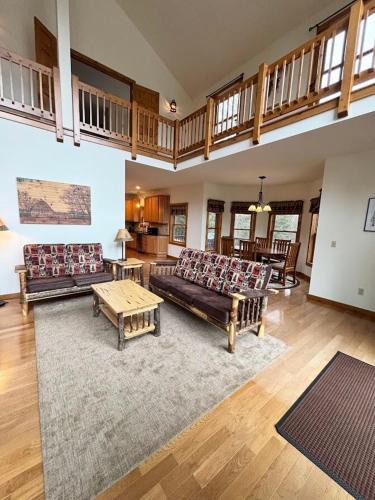 North Creek House | Central Adirondack Retreat
