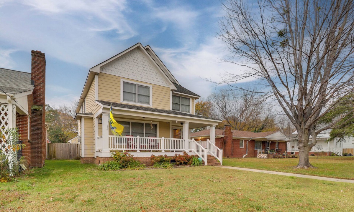 Portsmouth House | Centrally Located Hampton Roads Home w/Game Room!