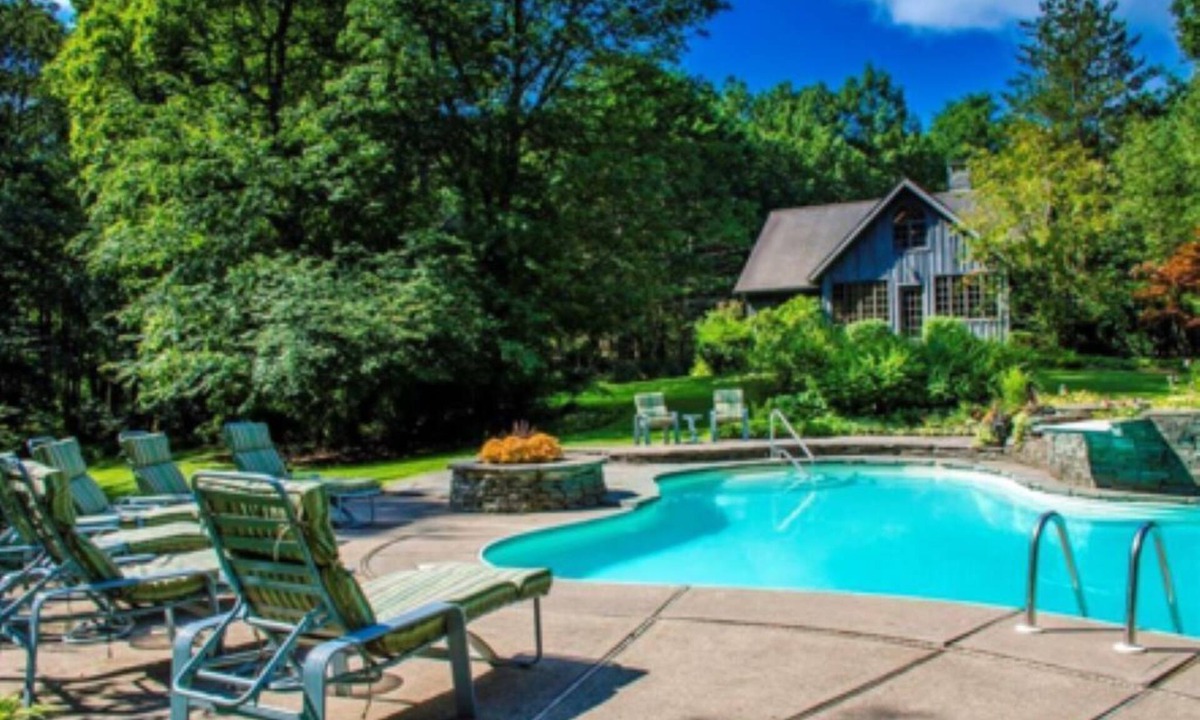 Highland Lake Cottage | Charming 2-bedroom cottage near Bethel Woods with WiFi
