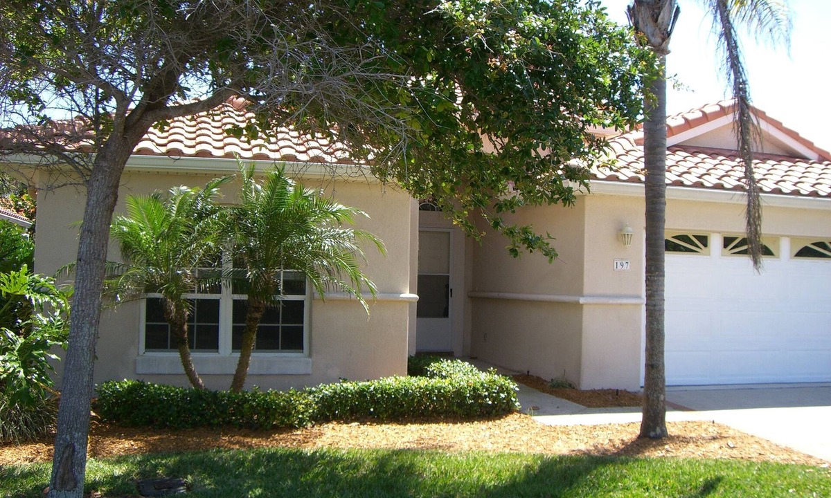Melbourne Beach House | Charming 3-bdrm house w/community pool + clay tennis courts in Melbourne Beach