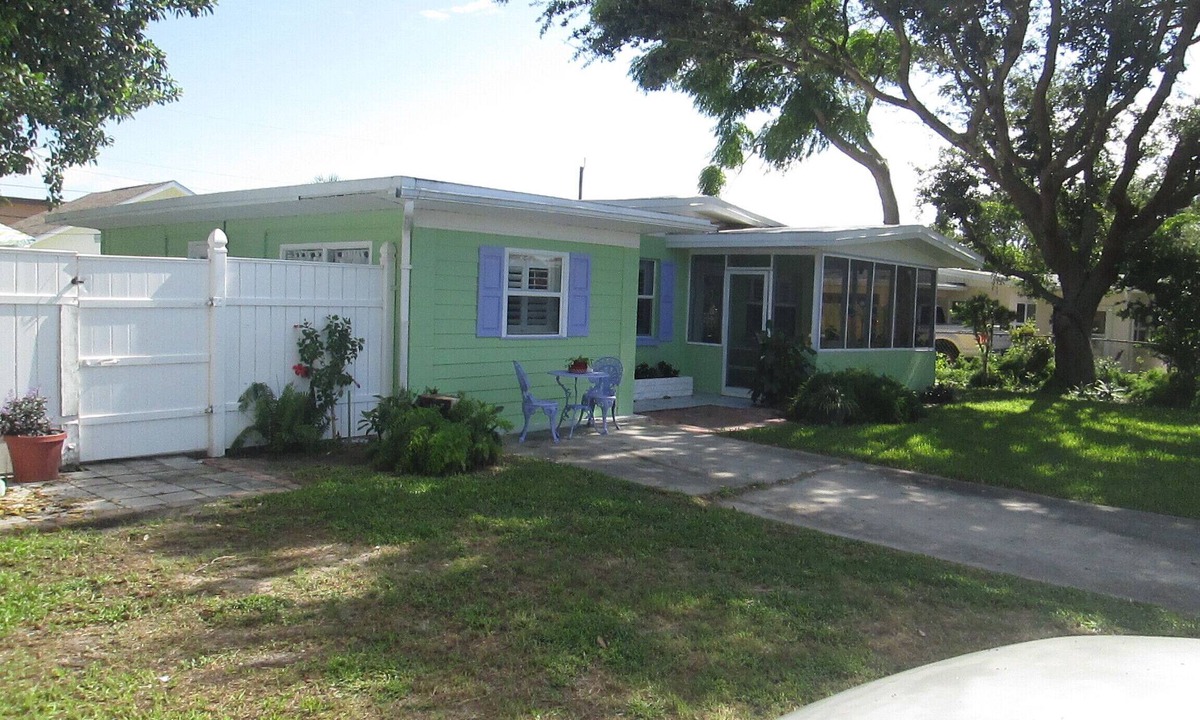 Port Canaveral House | Charming 3 Bedroom Home. Sleeps 6. 1/2 Block to Beach