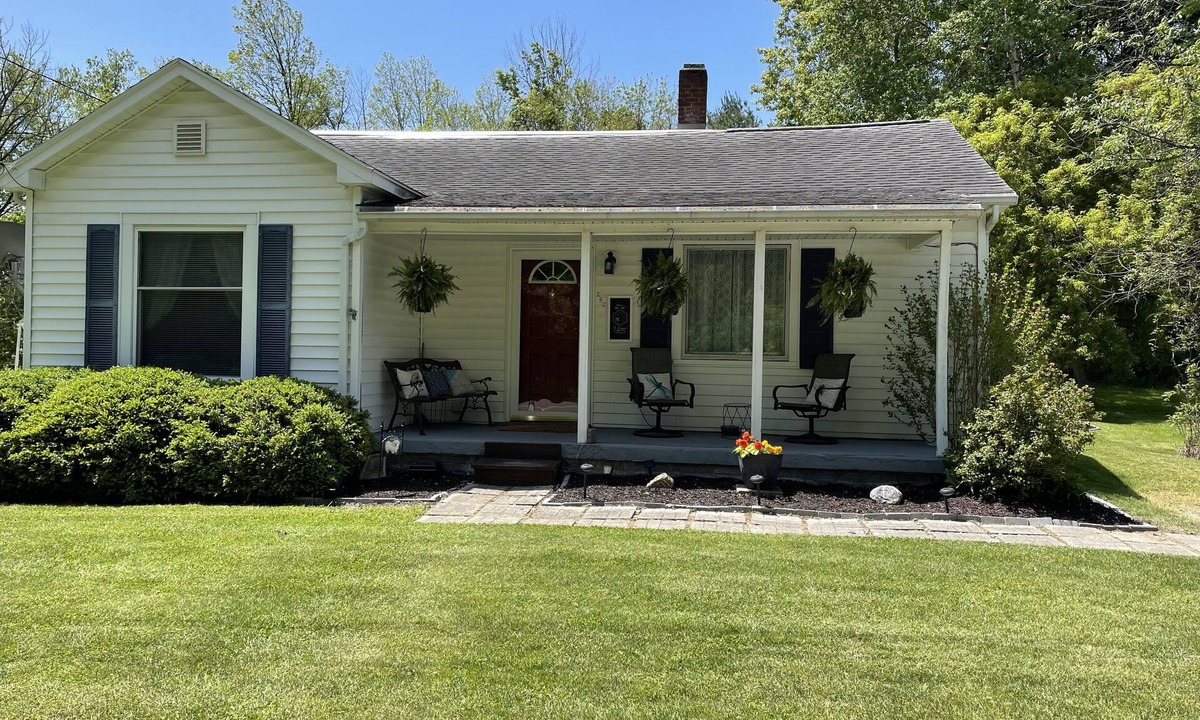 Montour Falls House | CHARMING HOME CLOSE TO WATKINS GLEN & INTERNATIONAL RACETRACK