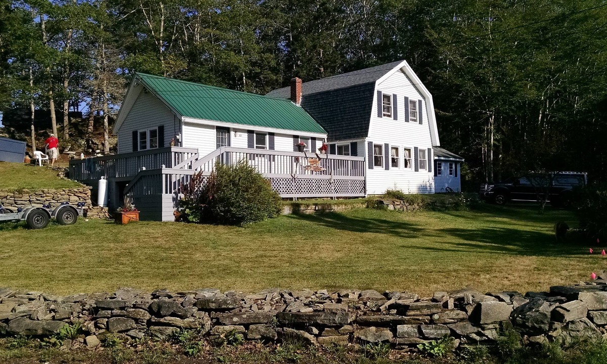 Sebascodegan Island House | Classic Maine House, wrap around deck, water activity a walk away.