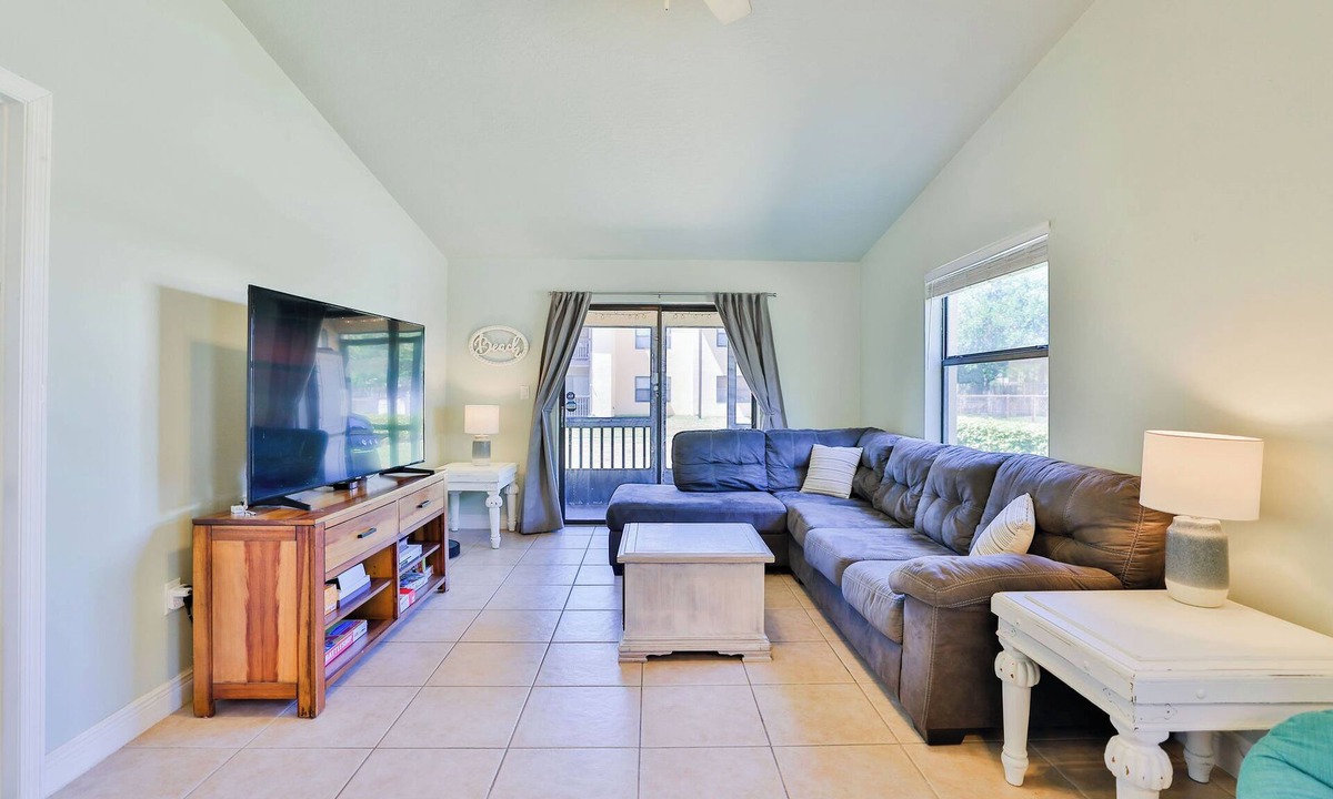 Avon By The Sea Condo | Cocoa Beach Launch Pad Retreat Close to famous Cocoa BeachPier 2 bedroom 2 bath