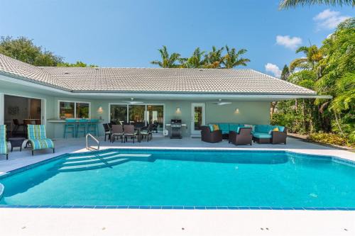Lake Ida Shores House | Coconut Canal Hideout Waterfront Private Oasis