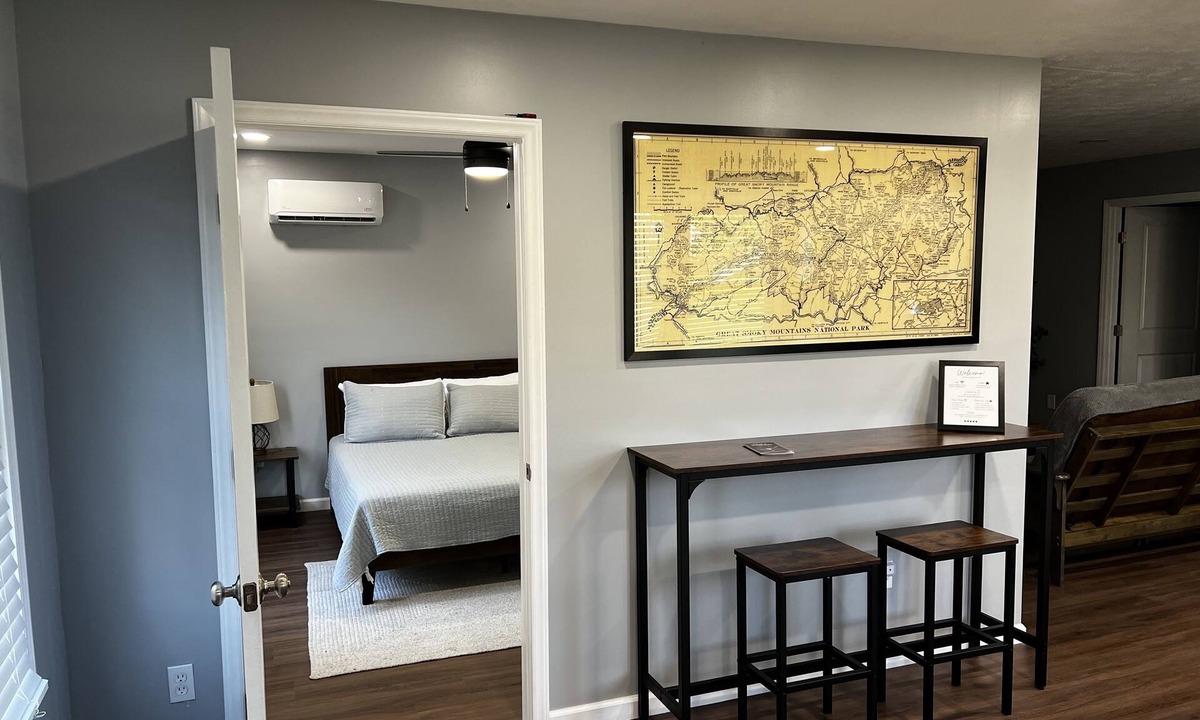 Sevierville House | Conveniently Located Private Guesthouse in Wears Valley - No Cleaning Fees!