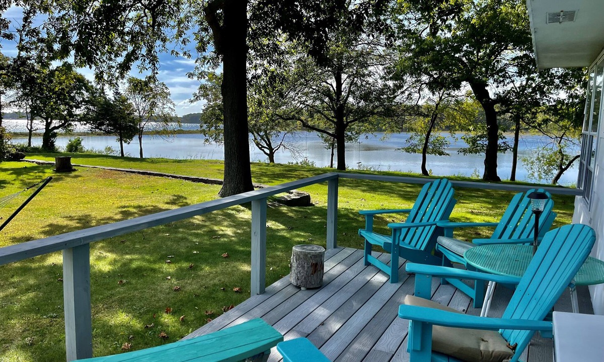 Pipes Cove Cottage | Cottage on Beach front Estate Walk to Village