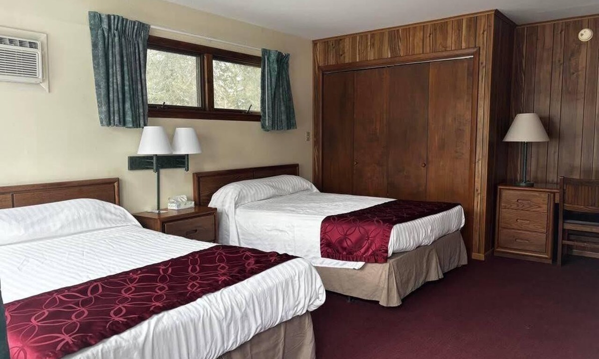 Hamilton Hotel | Cozy 1-bedroom hotel room in lovely Hamilton - #314 Gilbreth