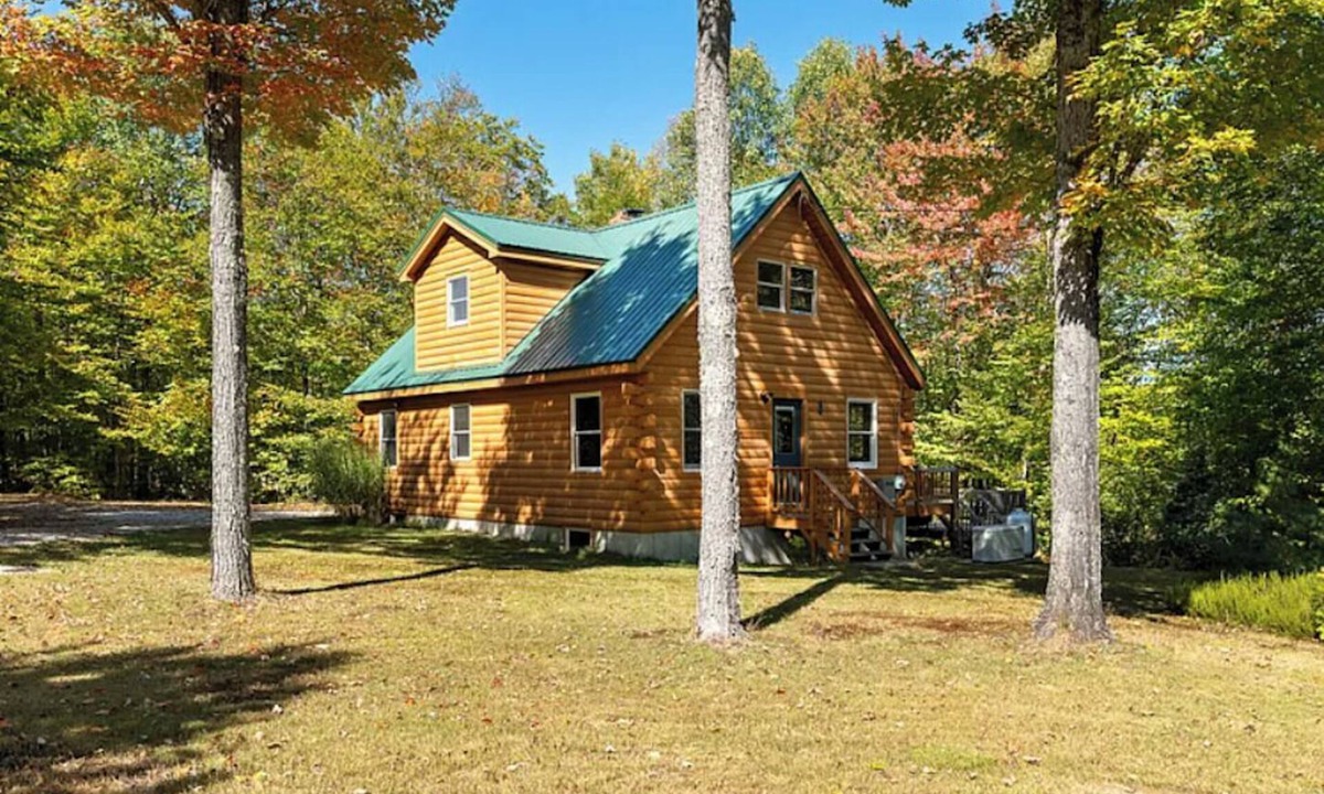 South Pond Shores Cabin | Cozy authentic log cabin with hot tub, Lake Access, near Sunday River & Mt Abram