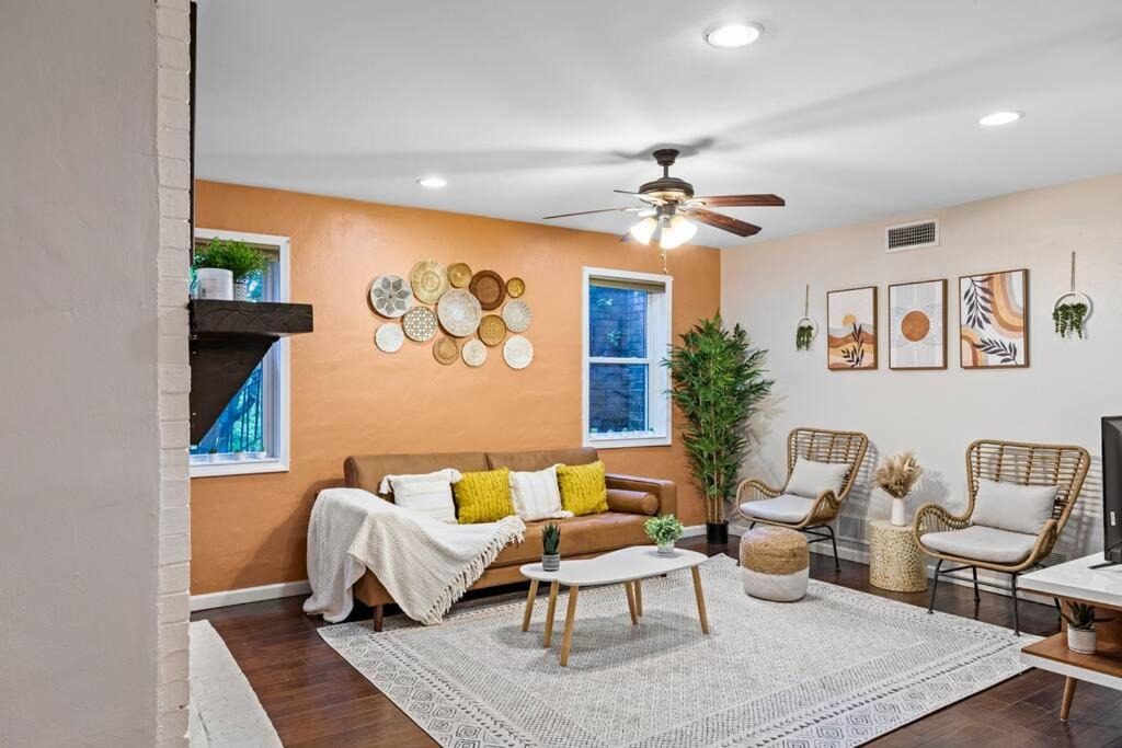Loring Heights Apartment | Cozy Buckhead Suite - great area, free easy parking, near shops and restaurants