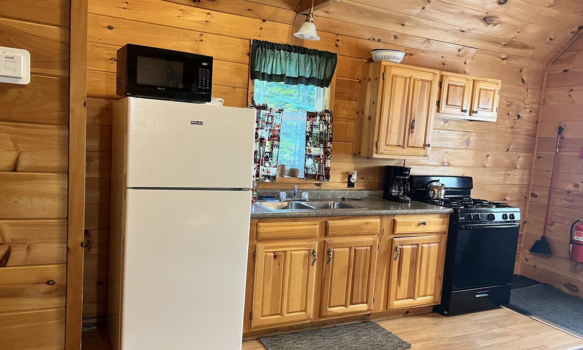 The Forks Cabin | Cozy cabin centrally located in west forks. Moxie Falls and Lake Moxie nearby