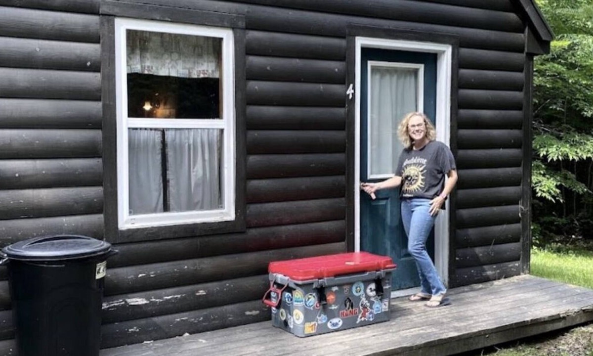 The Forks Cabin | Cozy cabin situated in the woods of Maine