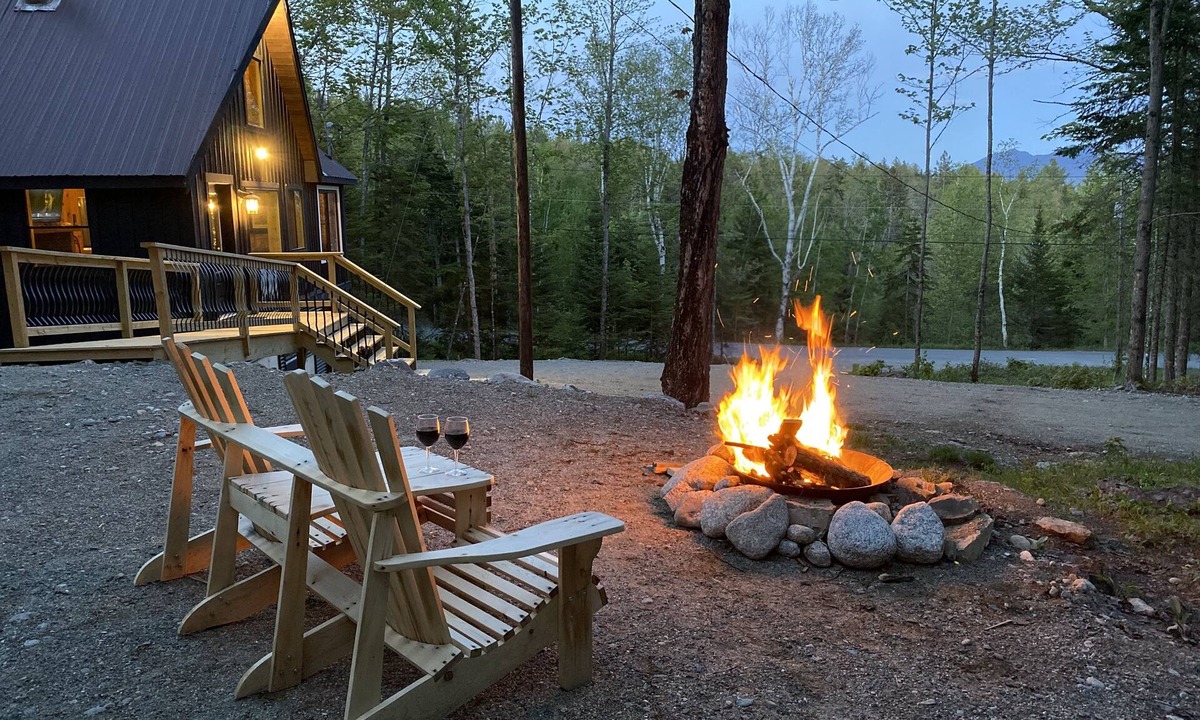 Franklin County Cabin | Cozy Cabin with gorgeous Mtn Views! 1 mi to Flaggstaff Lake! Hike, boat & swim