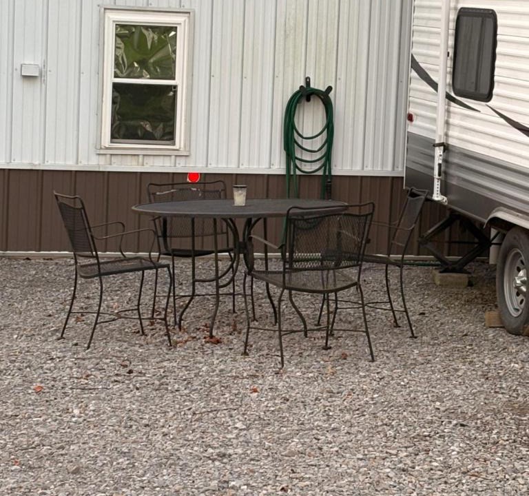 Creal Springs Other | Cozy Camper