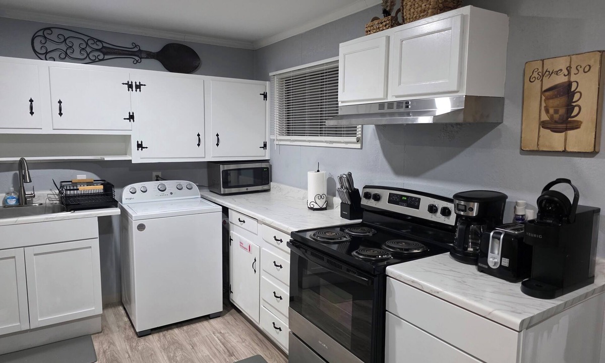 Hampton House | Cozy Haven in Hampton Roads – Near Beaches, Military Bases & Historic Sites!