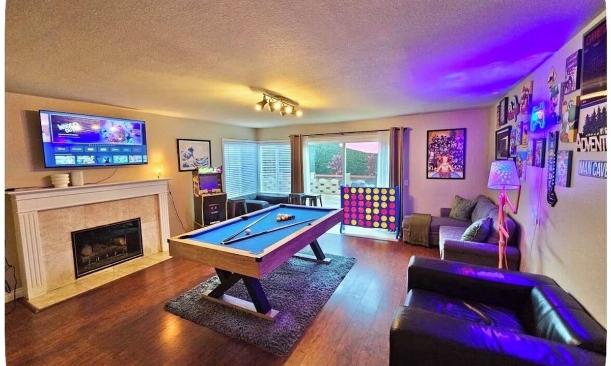 Placentia House | COZY HOME With GAME ROOM, Near DISNEYLAND, HONDA, KNOTT’S, OC, LA, CSUF, ANGEL’S