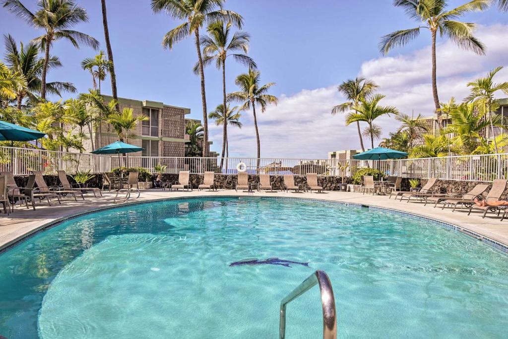Kailua-Kona Apartment | Cozy Kailua-Kona Condo with Lanai and Ocean View!