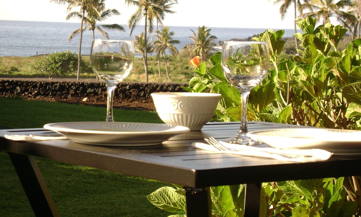 Punaluu Condo | Cozy Ocean View Condo - Great Pool & Short Walk to Punalu'u Beach