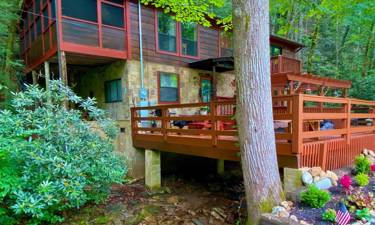 Sevierville Cabin | Creeksong Hollow: Free Attraction Tickets, Hot Tub, Walk to Pool & Beautiful Creek View
