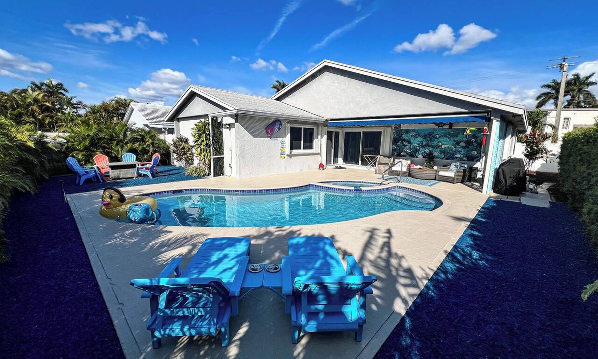 Dania Beach House | Dania Beach 4BR Cruise Retreat Heated SWater Pool Sleeps 10 Near Port Everglades